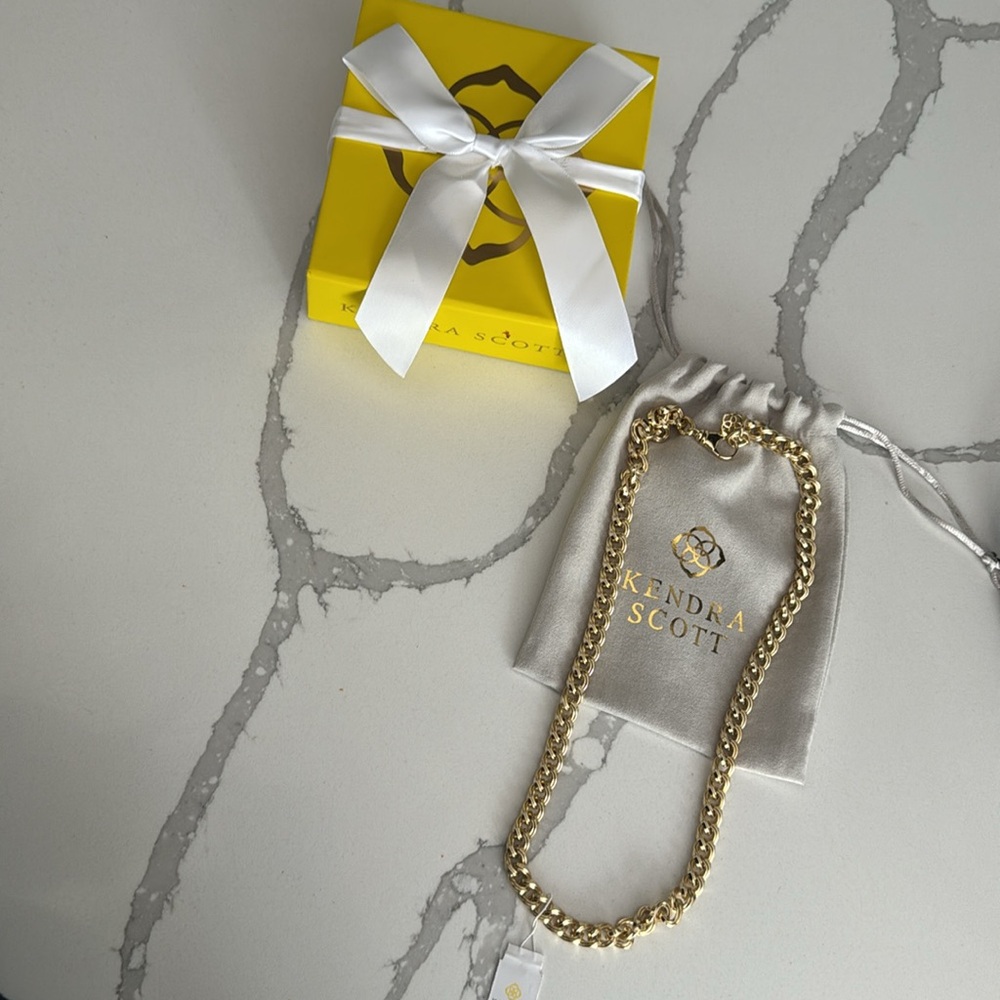 Brand new with tags Kendra Scott Vincent gold necklace